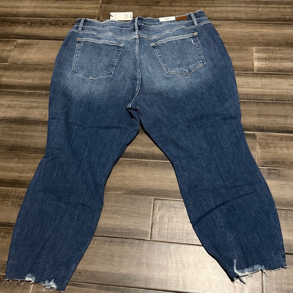 New Judy Blue Here Comes The Sun Medium Wash High Rise Distressed Relaxed Fit - Picture 4 of 13